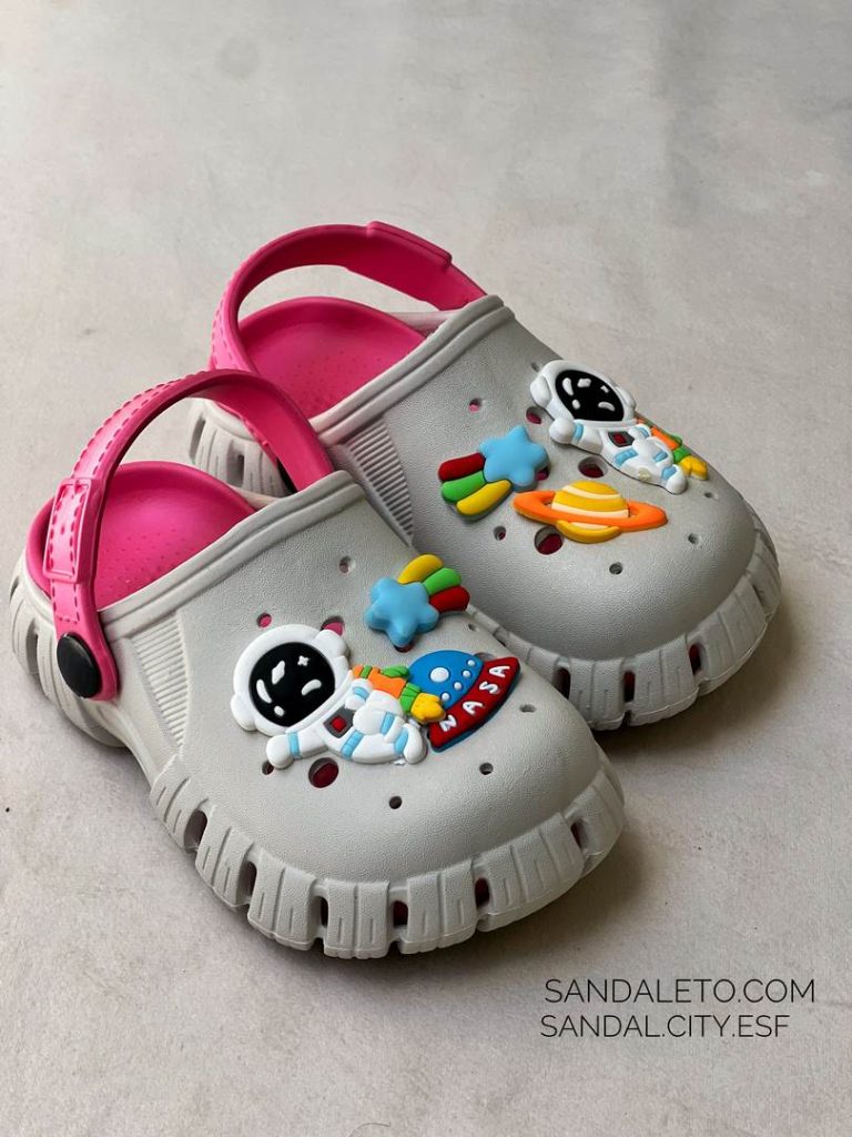 دمپایی کراکس فضا نورد